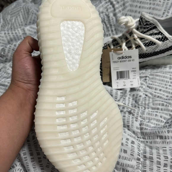 Yeezy 350 Zebra - Picture 5 of 5